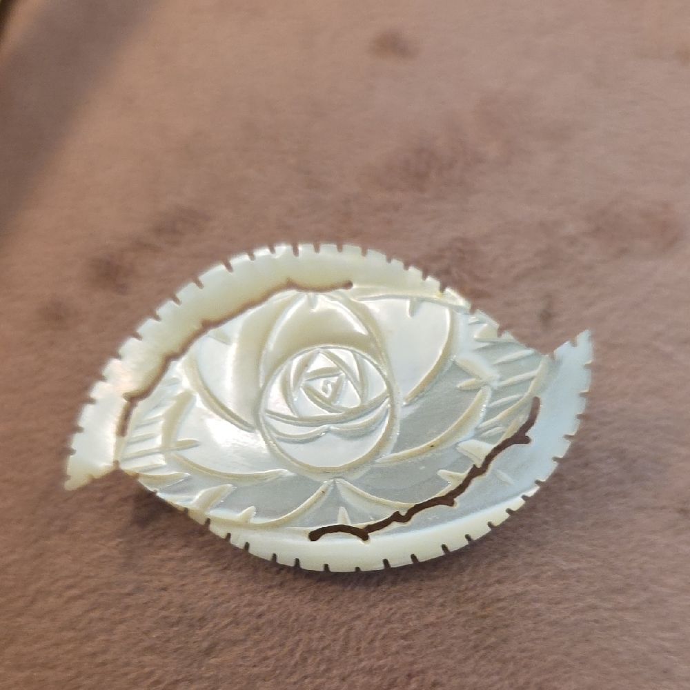 Vintage Mother of Pearl Carved Rose Leaf Brooch Made In Taiwan